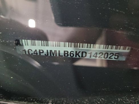 Used 2019 Jeep Cherokee Latitude Plus w/ Comfort/Convenience Group AWD/4WD image 33