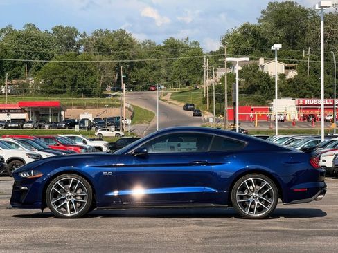 Used 2019 Ford Mustang GT RWD image 5