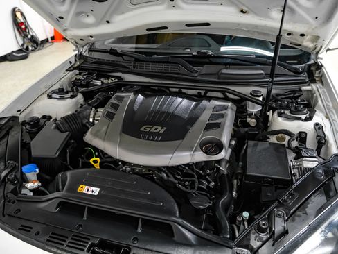 Used 2013 Hyundai Genesis 3.8 RWD image 49