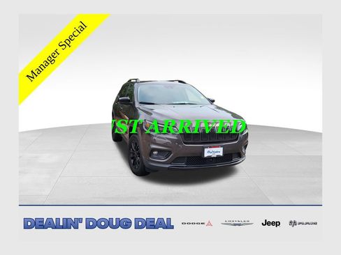 Used 2023 Jeep Cherokee Altitude Lux AWD/4WD image 1