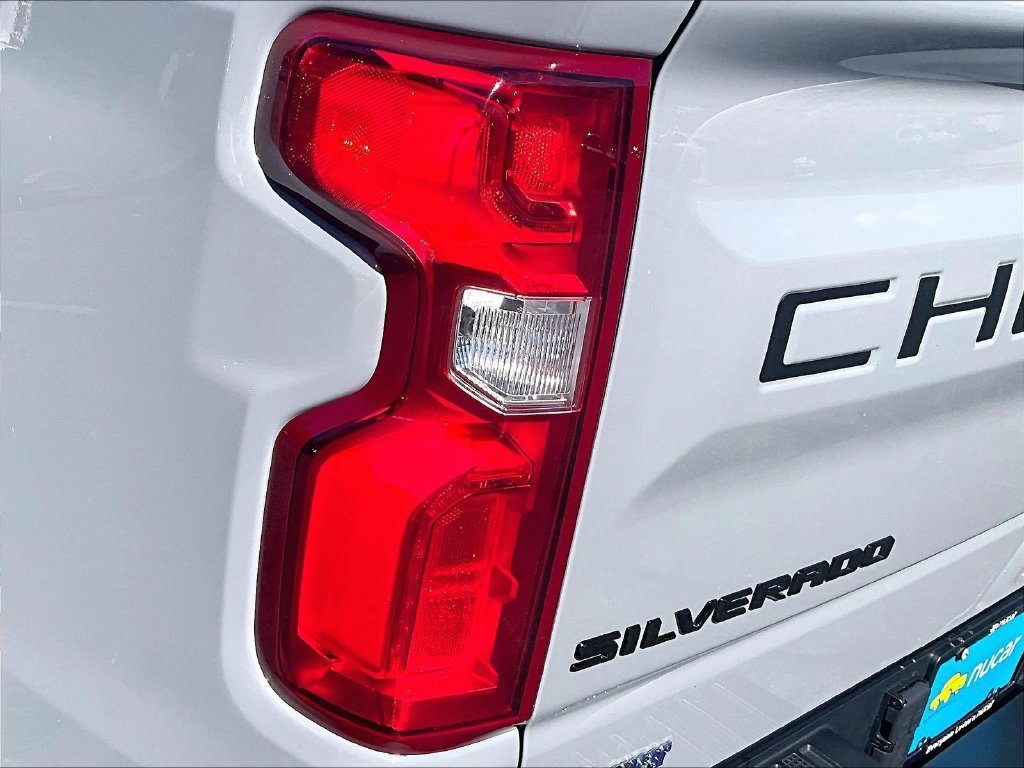 Used 2025 Chevrolet Silverado 1500 RST AWD/4WD image 34