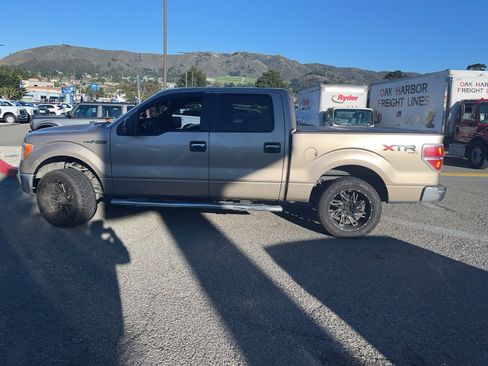 Used 2011 Ford F150 XLT w/ XTR Pkg image 2