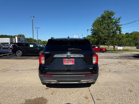 Used 2020 Ford Explorer XLT w/ Equipment Group 202A AWD/4WD image 6