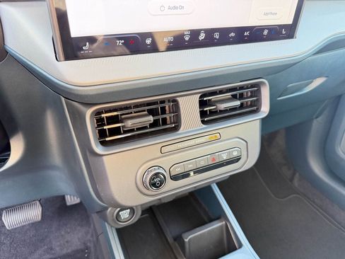 New 2025 Ford Maverick XLT w/ XLT Luxury Package image 21