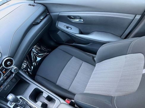 Used 2023 Nissan Sentra SV FWD image 17