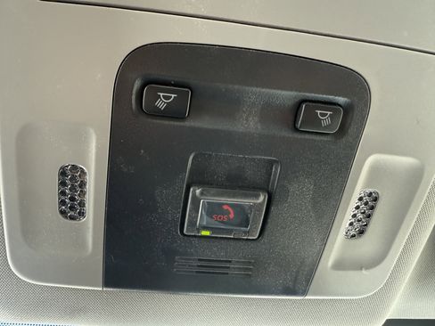 Certified 2020 Toyota Camry LE image 15