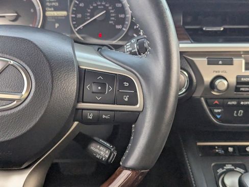 Used 2016 Lexus ES 350 w/ Luxury Package w/Wood Trim image 23