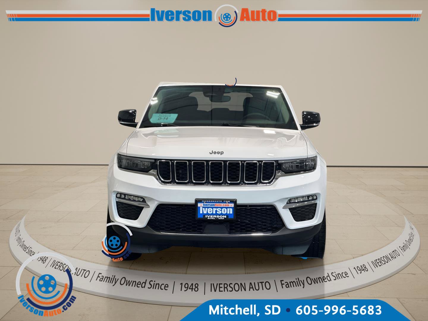 Used 2023 Jeep Grand Cherokee Limited AWD/4WD image 3