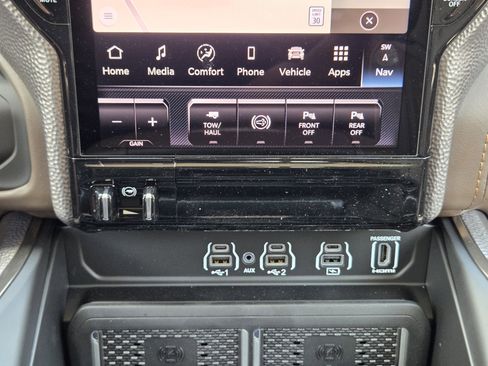 New 2026 RAM 2500 Limited AWD/4WD image 16