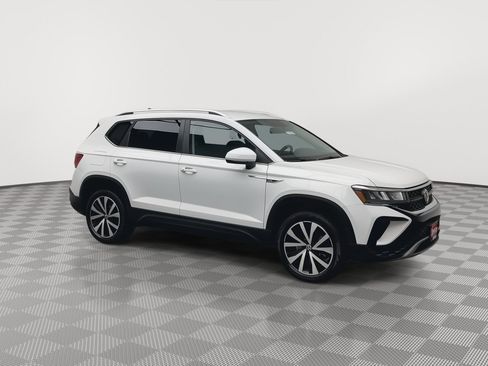 Used 2022 Volkswagen Taos SE AWD/4WD image 38
