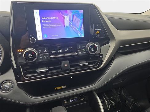 Used 2023 Toyota Highlander XLE image 20