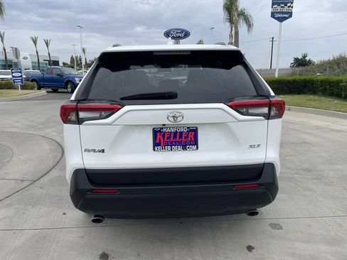Used 2024 Toyota RAV4 XLE FWD image 7