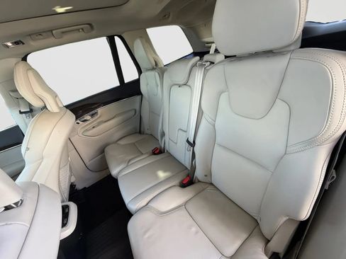 Used 2017 Volvo XC90 T6 Momentum w/ Vision Package AWD/4WD image 15