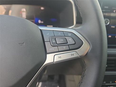 New 2026 Volkswagen Taos SE image 20