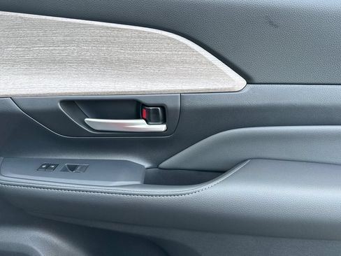 New 2026 Toyota Grand Highlander AWD Hybrid image 21