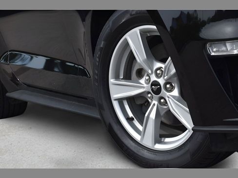 Used 2020 Ford Mustang Coupe RWD image 11