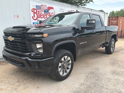 Used 2025 Chevrolet Silverado 2500 Custom w/ Custom Convenience Package AWD/4WD image 6