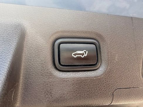 Used 2020 Hyundai Santa Fe Limited AWD/4WD image 17