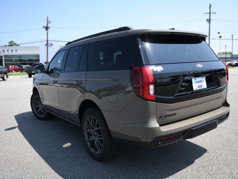 New 2027 Ford Expedition Platinum w/ Stealth Appearance Package RWD image 8