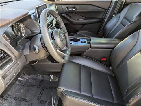 Used 2023 Nissan Rogue SV w/ SV Premium Package image 15