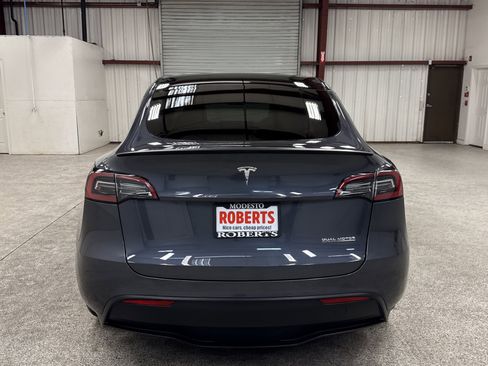 Used 2023 Tesla Model Y Performance image 17