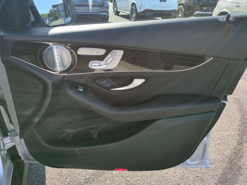 Used 2020 Mercedes-Benz GLC 300 4MATIC image 35