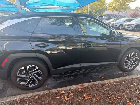Used 2025 Hyundai Tucson Limited FWD image 8