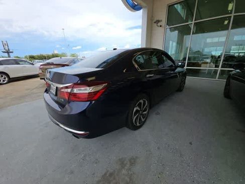 Used 2017 Honda Accord EX-L image 3