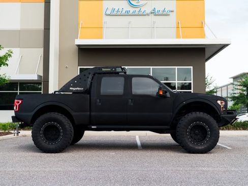 Used 2016 Ford F250 Platinum w/ Platinum Package AWD/4WD image 2