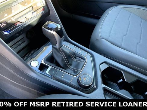 Certified 2025 Volkswagen Taos SE image 15