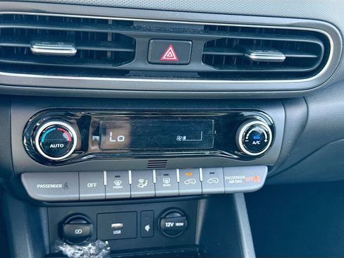 Used 2023 Hyundai Kona SEL w/ Convenience Package image 16