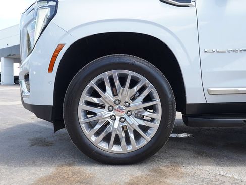 Used 2026 GMC Yukon XL Denali w/ Advanced Technology Package AWD/4WD image 29