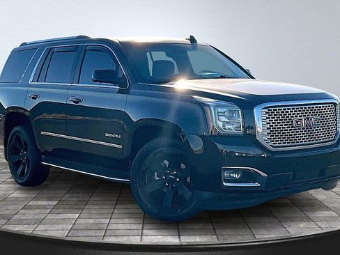 Used 2017 GMC Yukon Denali w/ Open Road Package image 12