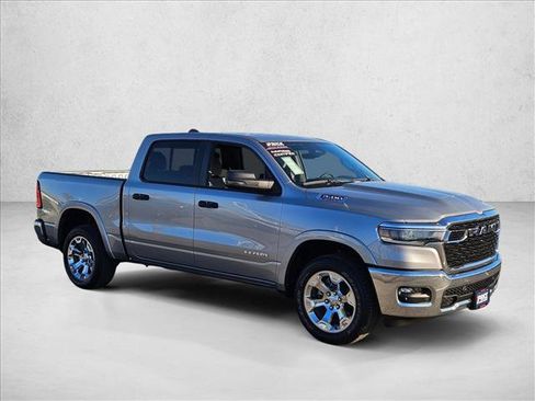 Used 2025 RAM 1500 Big Horn AWD/4WD image 3