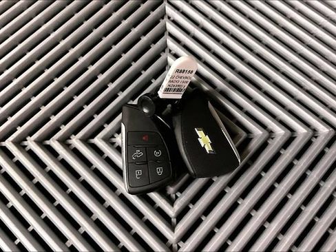 Used 2022 Chevrolet Silverado 1500 LT AWD/4WD image 11