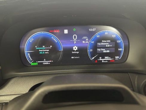 Used 2025 Toyota Crown Signia w/ Advanced Technology Package image 18