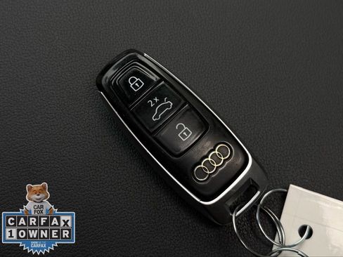 Used 2023 Audi Q8 Premium Plus image 30