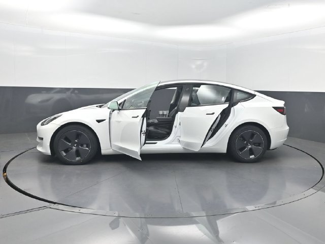 Used 2023 Tesla Model 3 Standard Range RWD image 33