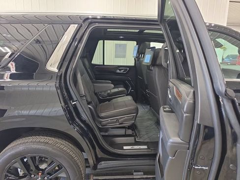 Used 2024 Chevrolet Tahoe High Country w/ Advanced Technology Package AWD/4WD image 32