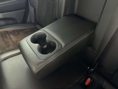 Used 2021 Jeep Grand Cherokee Laredo X AWD/4WD image 32