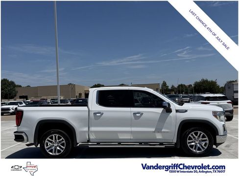 Used 2021 GMC Sierra 1500 SLT RWD image 3