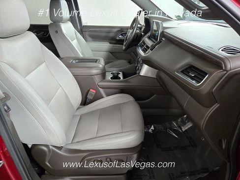 Used 2022 Chevrolet Tahoe Z71 w/ Luxury Package AWD/4WD image 22