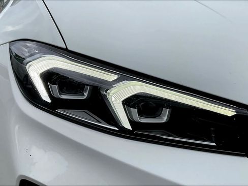 Used 2025 BMW 330i Sedan RWD image 31