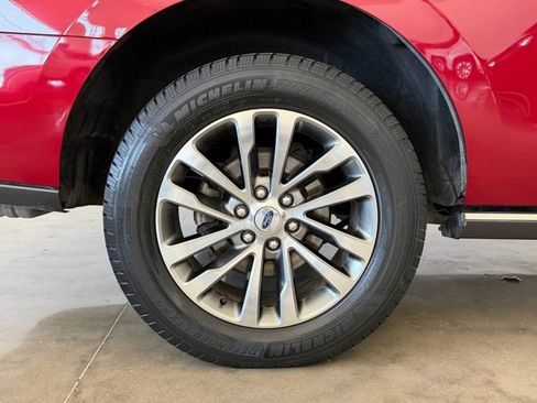 Used 2018 Ford Expedition Limited w/ Equipment Group 301A RWD image 9