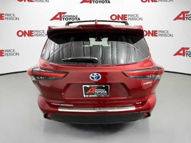 Used 2023 Toyota Highlander XLE AWD/4WD image 6