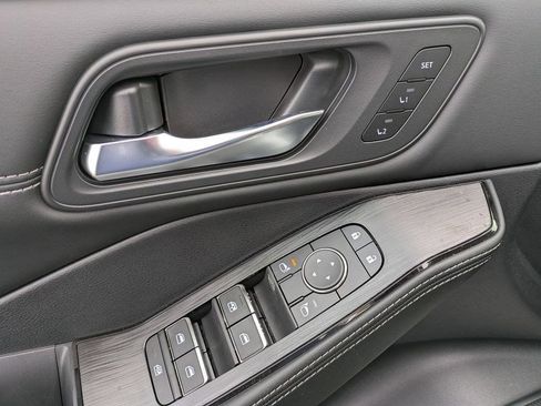 New 2025 Nissan Rogue SL w/ Tech Package AWD/4WD image 29