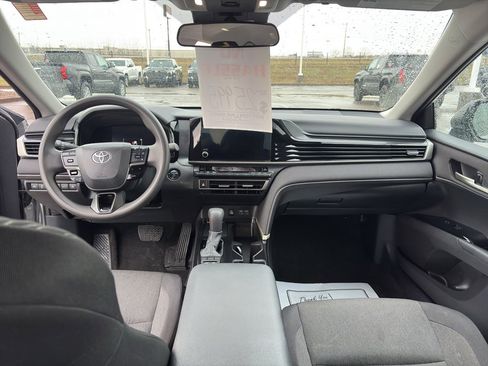 Used 2025 Toyota Camry LE image 13