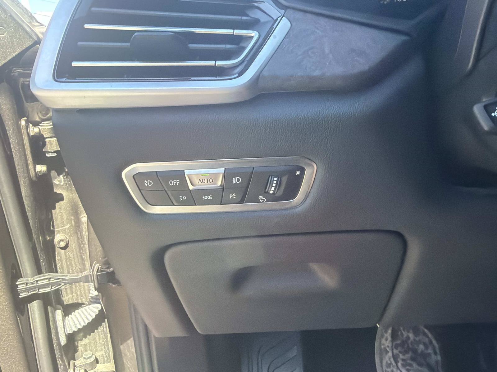 Used 2021 BMW X5 xDrive45e w/ Convenience Package AWD/4WD image 29