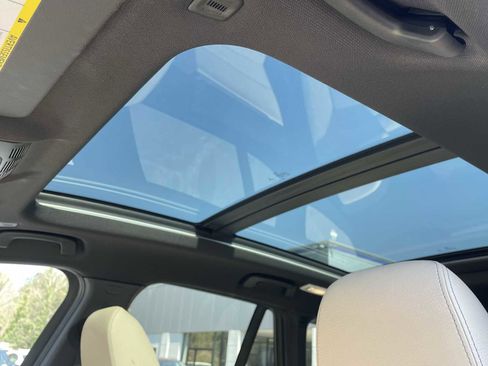 Used 2017 BMW X1 xDrive28i image 11