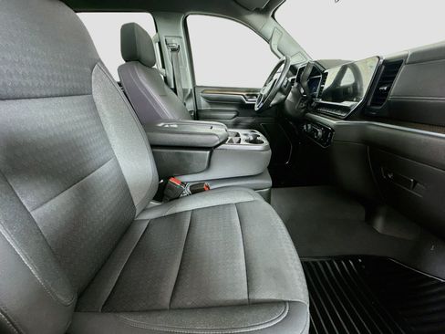 Used 2024 Chevrolet Silverado 1500 LT AWD/4WD image 31